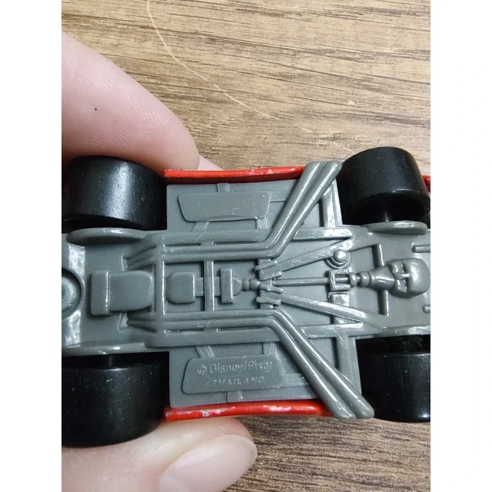 Disney Pixar Cars Lightning McQueen Rust-eze Red Diecast Car B5